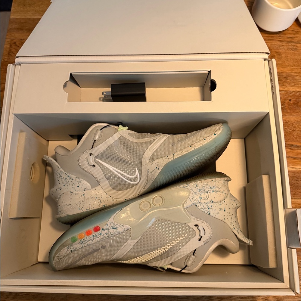 Nike Adapt BB 2.0 self lacing 10.5
